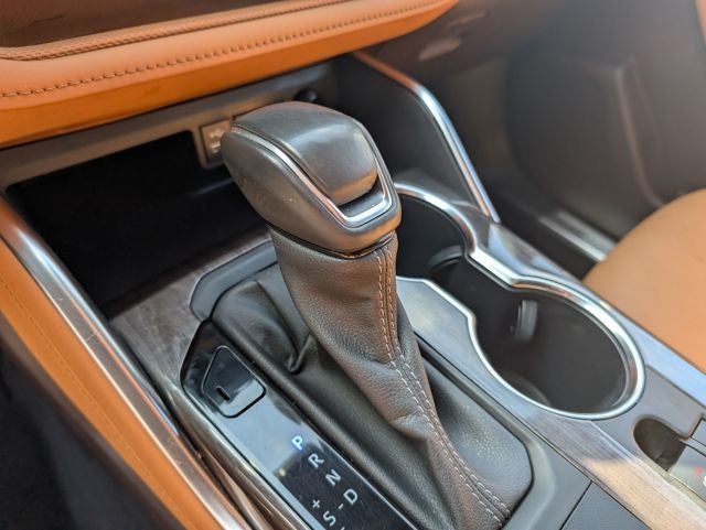 2022 Toyota Highlander Hybrid Platinum