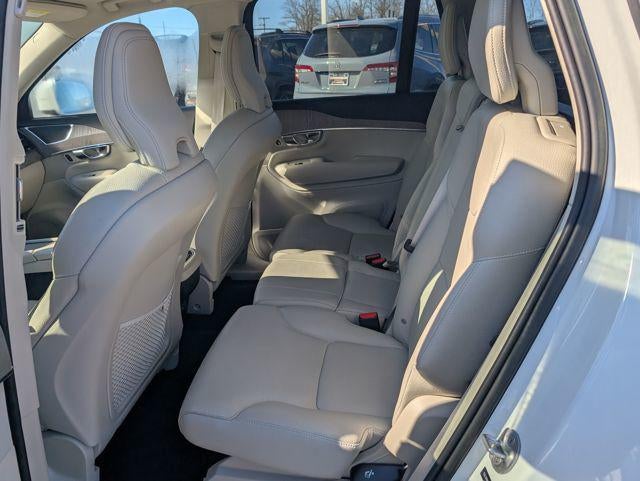 2023 Volvo XC90 B5 Plus