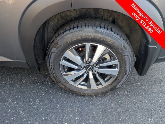2024 Nissan Pathfinder SL