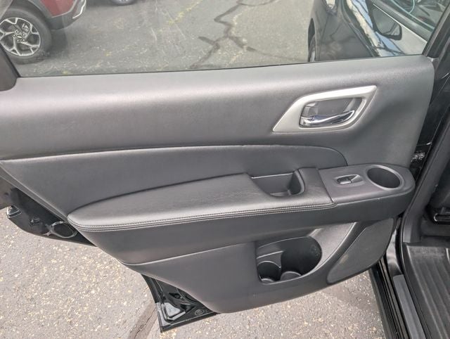 2020 Nissan Pathfinder SL