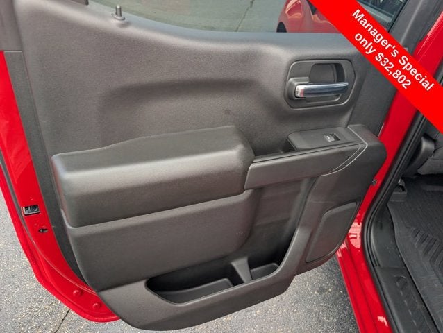 2023 Chevrolet Silverado 1500 4WD Crew Cab 147" Custom