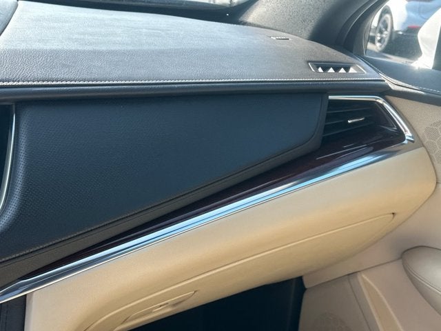 2017 Cadillac XT5 Luxury FWD