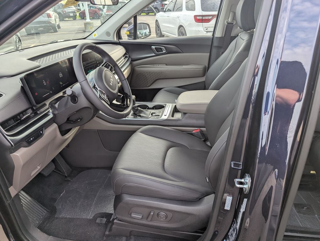 2026 Kia Carnival Base