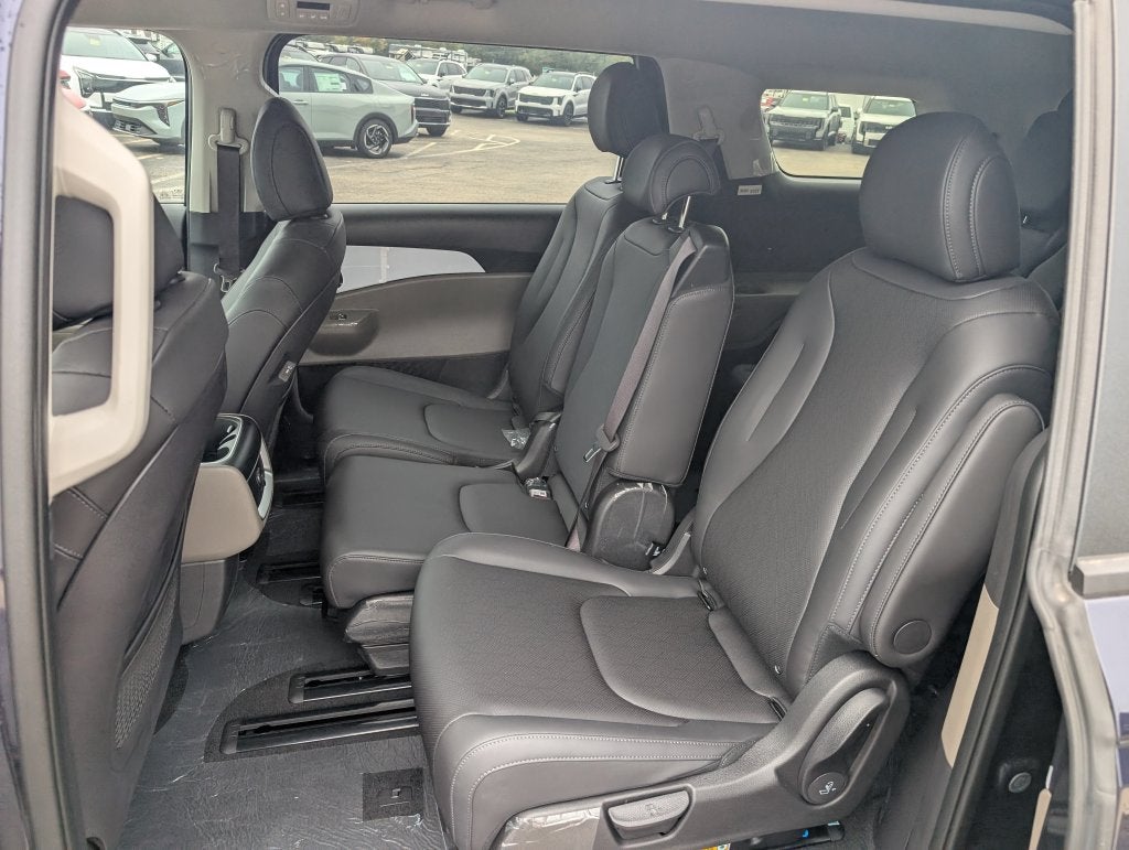 2027 Kia Carnival LXS