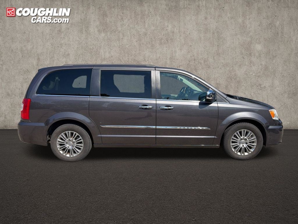2015 Chrysler Town & Country Touring-L