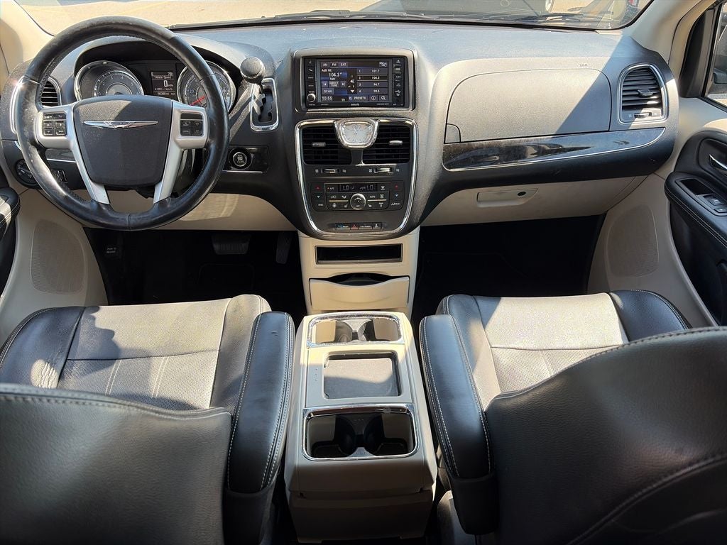 2015 Chrysler Town & Country Touring-L