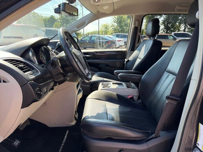 2015 Chrysler Town & Country Touring-L