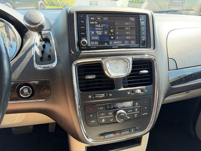 2015 Chrysler Town & Country Touring-L