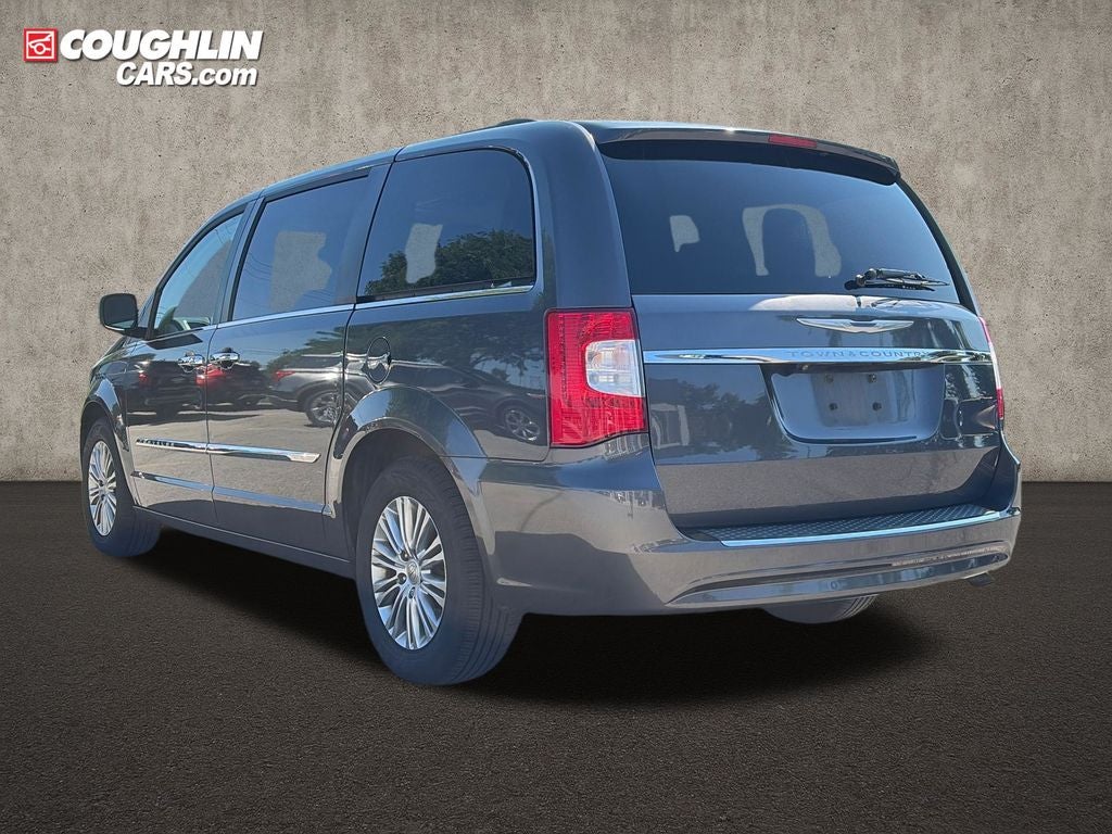 2015 Chrysler Town & Country Touring-L