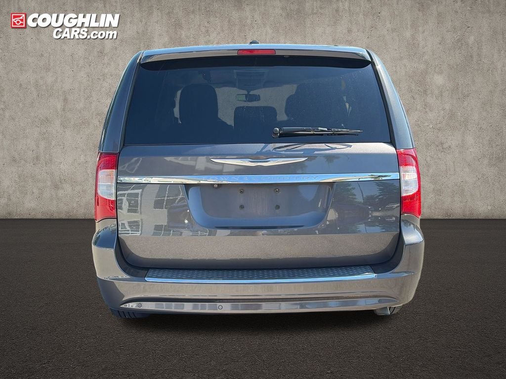2015 Chrysler Town & Country Touring-L