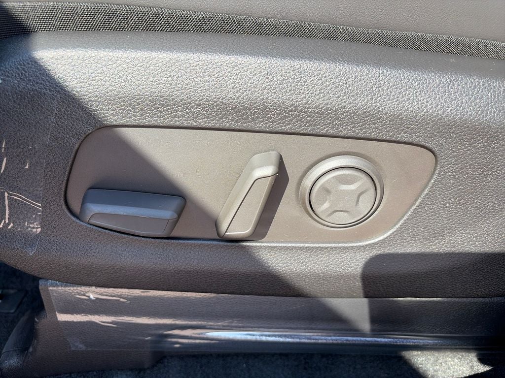 2027 Kia Carnival LXS