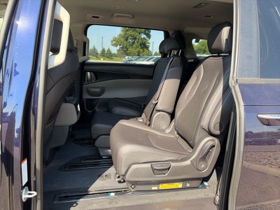 2027 Kia Carnival LXS
