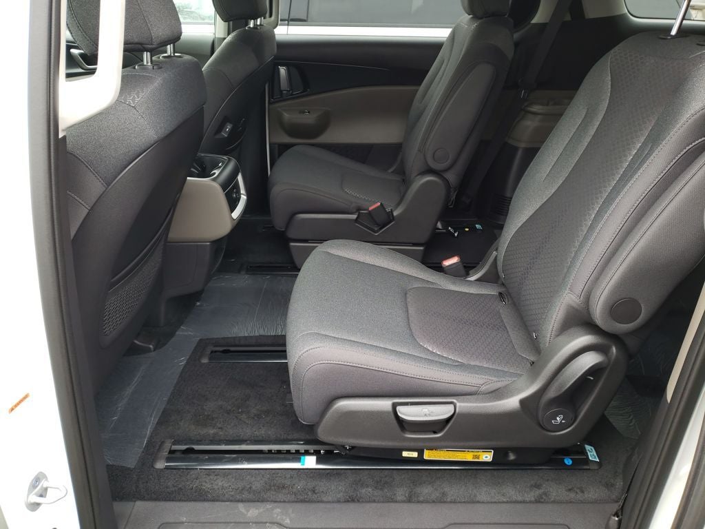 2026 Kia Carnival LX