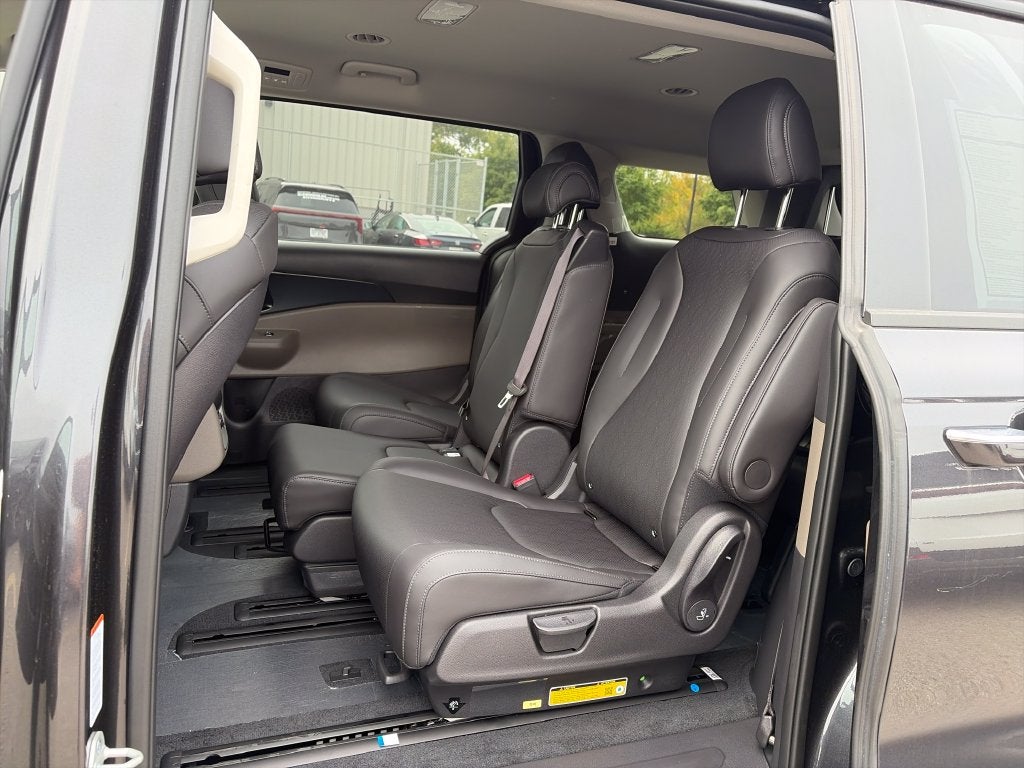 2027 Kia Carnival Hybrid LXS