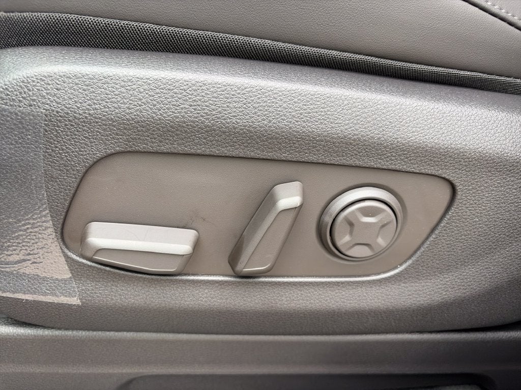 2027 Kia Carnival EX