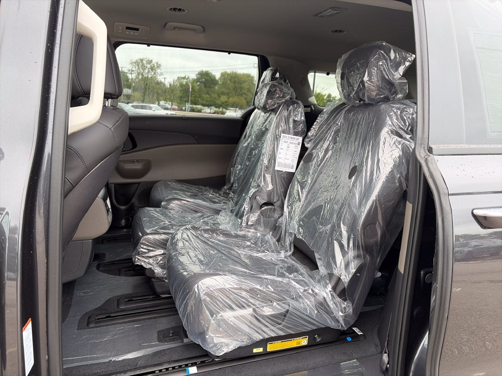 2027 Kia Carnival Hybrid EX