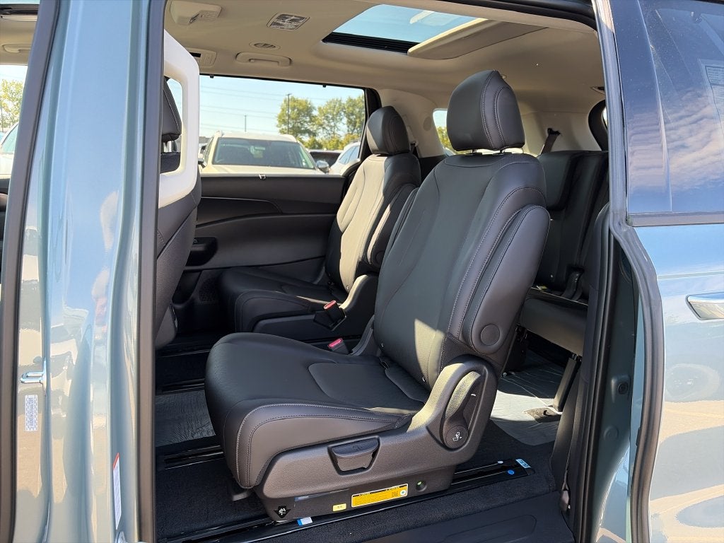 2027 Kia Carnival SX