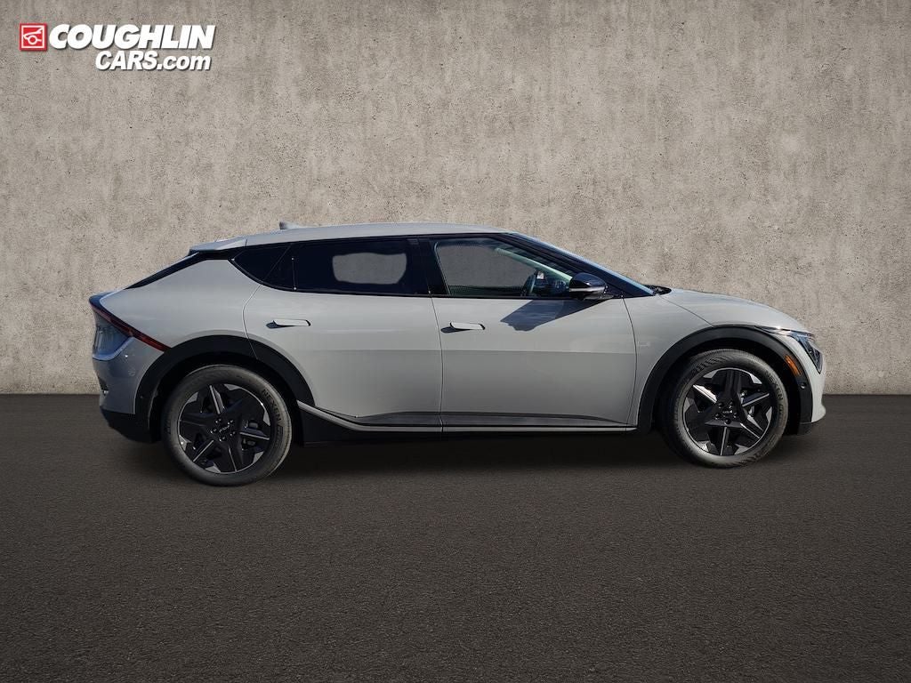 2025 Kia EV6 Light