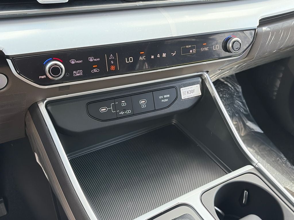 2026 Kia Carnival Base