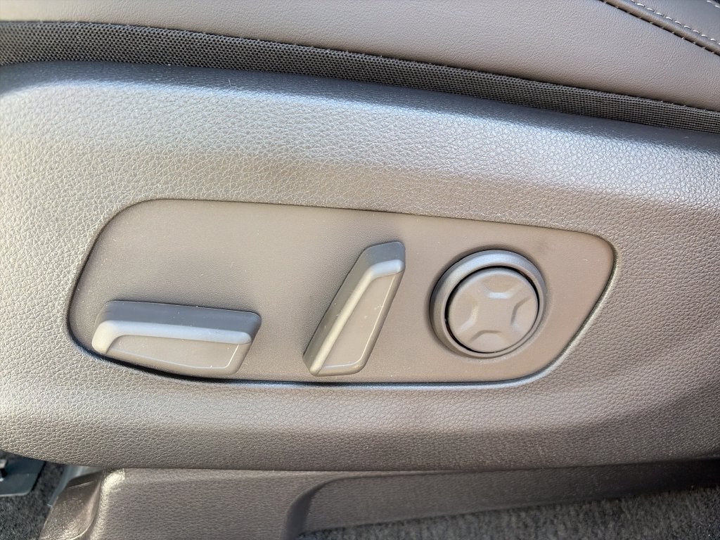 2027 Kia Carnival LXS