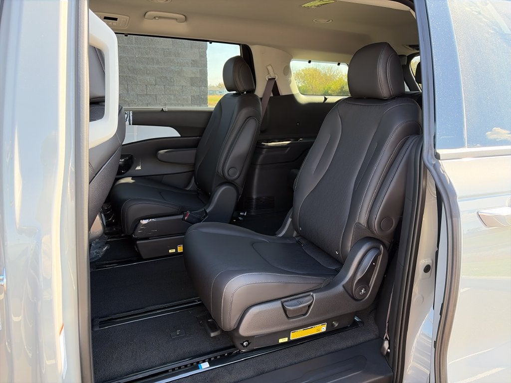 2027 Kia Carnival EX