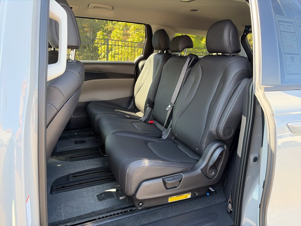 2027 Kia Carnival Hybrid LXS