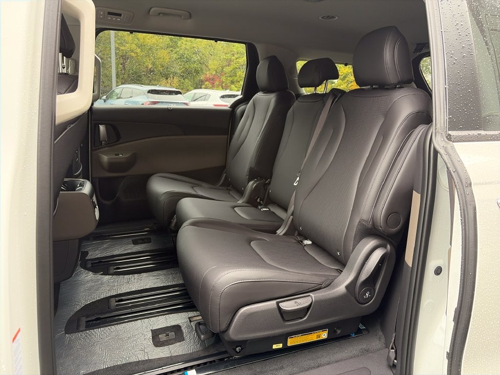 2027 Kia Carnival EX