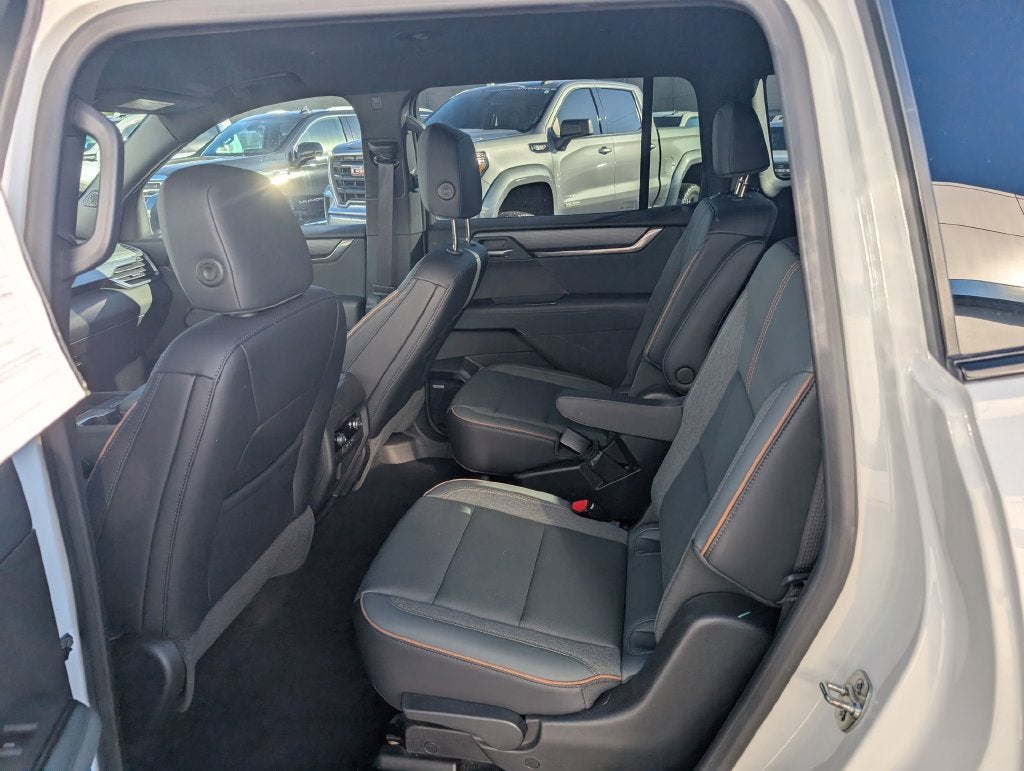 2025 GMC Acadia AT4