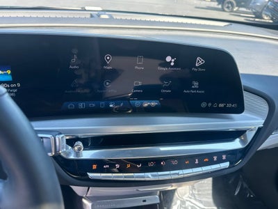 2024 Cadillac LYRIQ Luxury 2